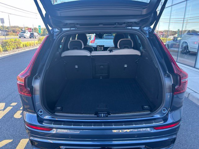Used 2026 Volvo XC60 B5 Plus AWD/4WD image 11