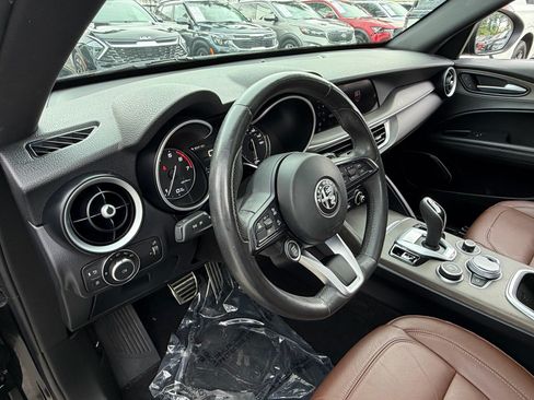 Used 2022 Alfa Romeo Stelvio Ti AWD/4WD image 10