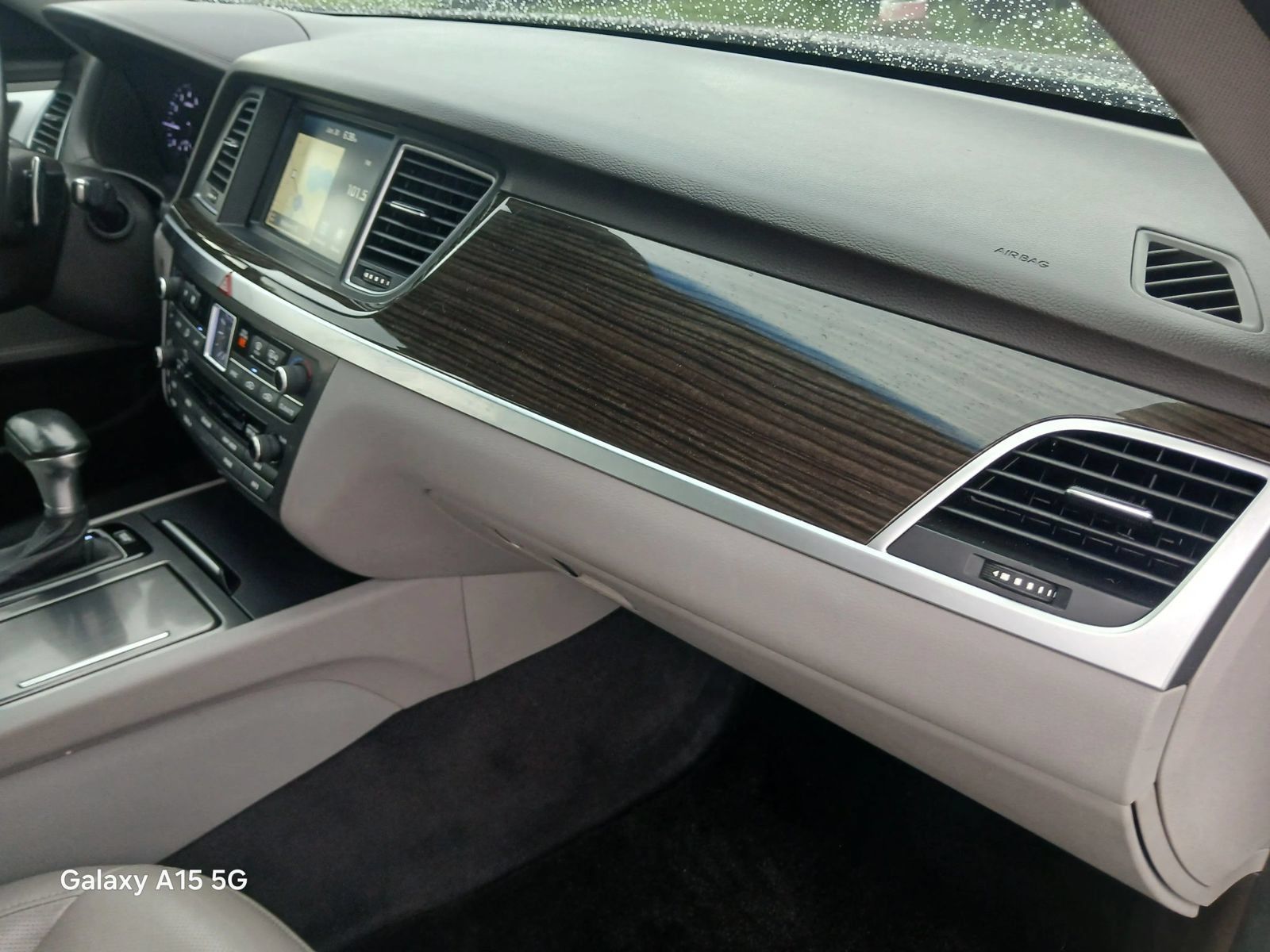 Used 2018 Genesis G80 3.8 RWD image 17