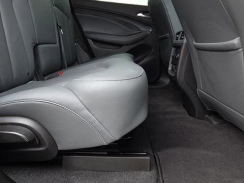 Used 2020 Buick Envision Essence image 18