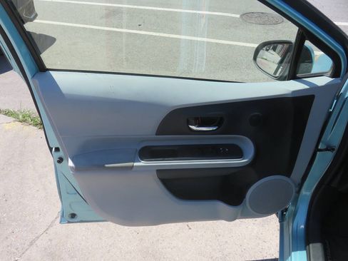 Used 2014 Toyota Prius C Four FWD image 21