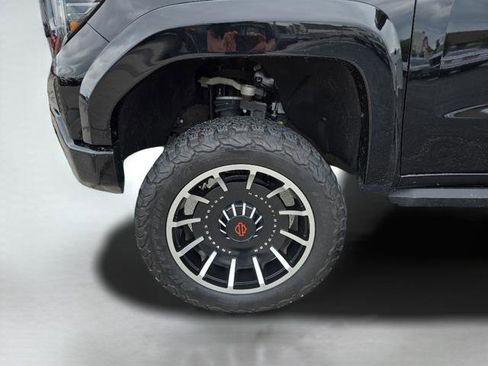 Used 2024 GMC Sierra 1500 AT4 w/ Technology Package AWD/4WD image 46