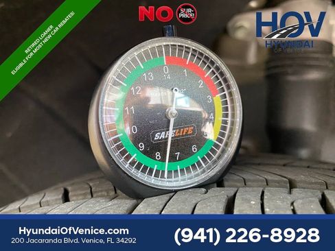 Certified 2026 Hyundai Elantra Limited FWD image 33