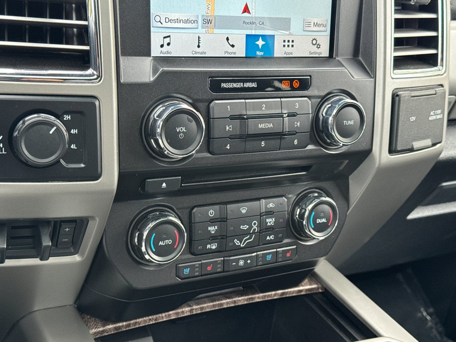 Used 2017 Ford F250 Lariat w/ Lariat Ultimate Package AWD/4WD image 20