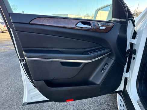 Used 2017 Mercedes-Benz GLS 550 4MATIC w/ Driver Assistance Package image 20