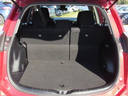 Used 2017 Toyota RAV4 LE image 5