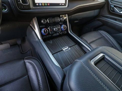 Used 2021 GMC Yukon XL Denali w/ Denali Ultimate Package image 21