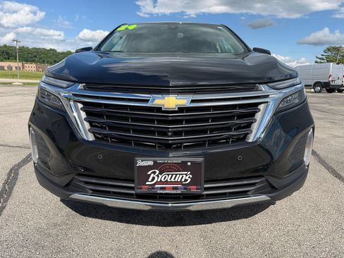 Used 2024 Chevrolet Equinox LT FWD image 2
