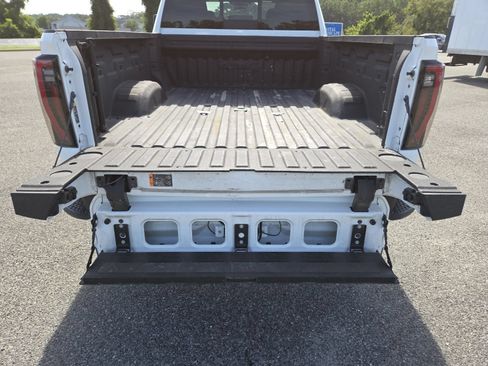 Used 2024 GMC Sierra 2500 AT4 w/ AT4 Premium Plus Package AWD/4WD image 25