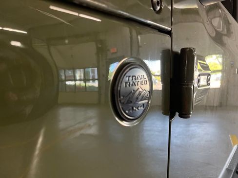 Used 2022 Jeep Wrangler Unlimited Sahara AWD/4WD image 8