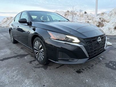 Used 2024 Nissan Altima 2.5 SV