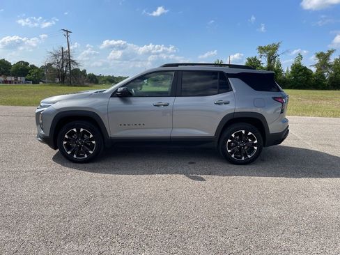 Used 2025 Chevrolet Equinox RS image 2