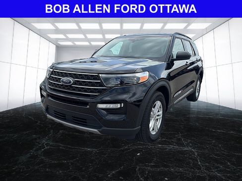 Used 2024 Ford Explorer XLT w/ Equipment Group 202A AWD/4WD image 1