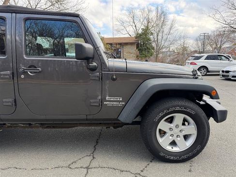 Used 2017 Jeep Wrangler Unlimited Sport w/ Quick Order Package 24S AWD/4WD image 6