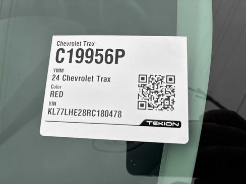 Used 2024 Chevrolet Trax LT w/ Driver Confidence Package image 33