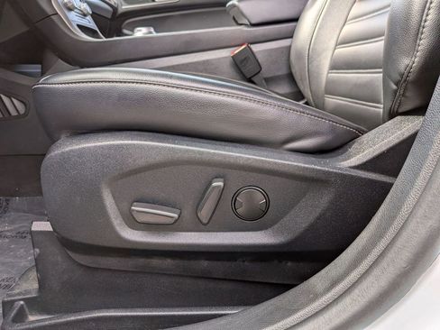 Used 2022 Ford Edge SEL image 17