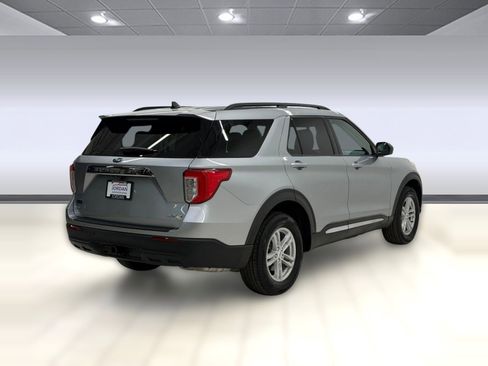 Certified 2024 Ford Explorer XLT w/ Class IV Trailer Tow Package AWD/4WD image 7