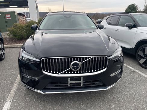 Used 2023 Volvo XC60 B5 Plus w/ Climate Package image 2