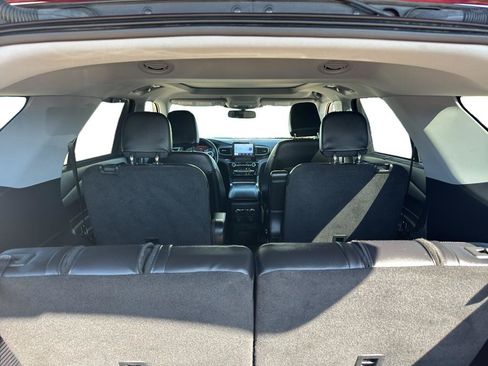 Used 2022 Ford Explorer Limited w/ Equipment Group 301A AWD/4WD image 8