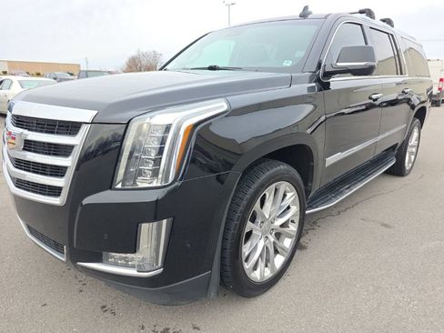 Used 2018 Cadillac Escalade ESV Luxury image 1