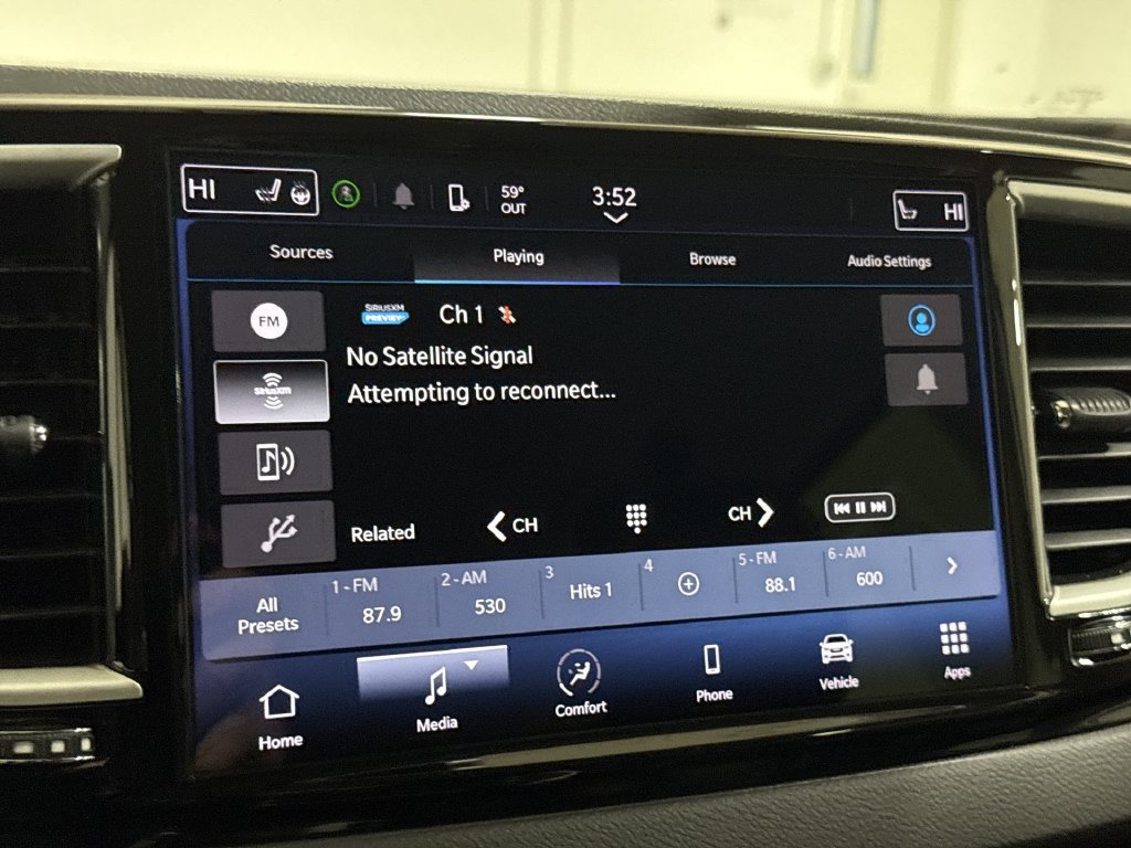 Used 2024 Chrysler Pacifica Touring-L FWD image 14