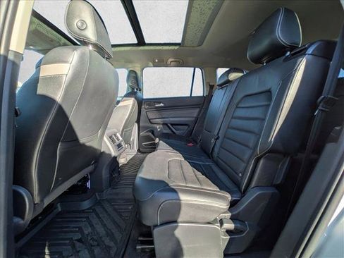 Used 2021 Volkswagen Atlas SEL Premium image 20