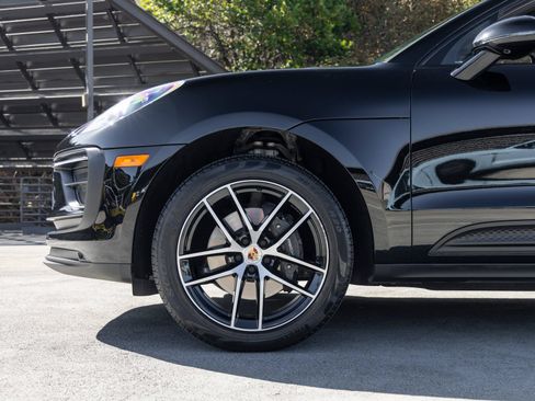 Certified 2023 Porsche Macan AWD/4WD image 13