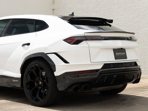 Used 2024 Lamborghini Urus Performante image 24