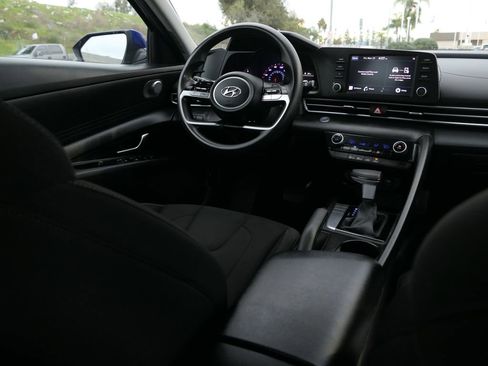 Certified 2023 Hyundai Elantra SEL w/ Preferred Accessory Package image 23