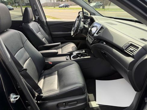 Used 2016 Honda Pilot Touring image 21