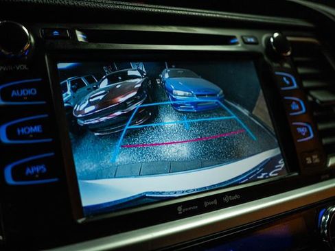 Used 2016 Toyota Highlander XLE FWD image 21