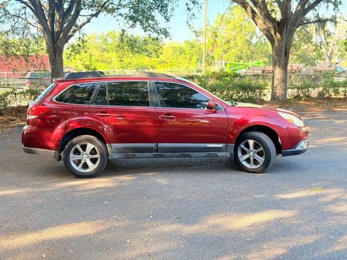 Used 2011 Subaru Outback 2.5i Premium image 4