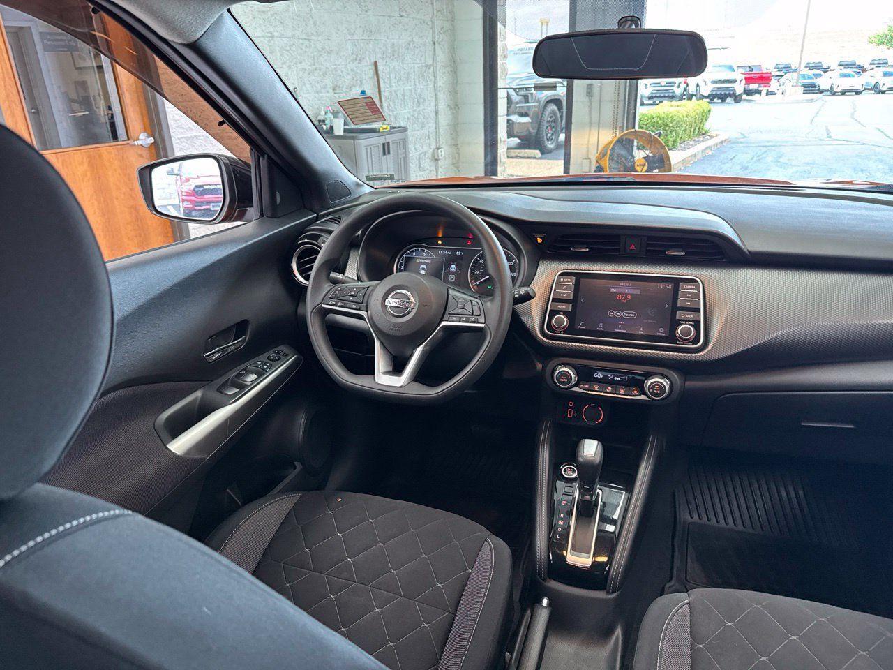 Used 2018 Nissan Kicks SV w/ Exterior Package FWD image 39