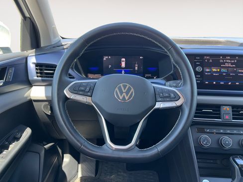 Certified 2022 Volkswagen Taos SE AWD/4WD image 13