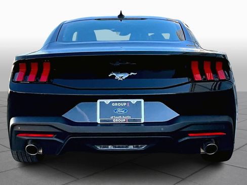 Used 2025 Ford Mustang Coupe image 5