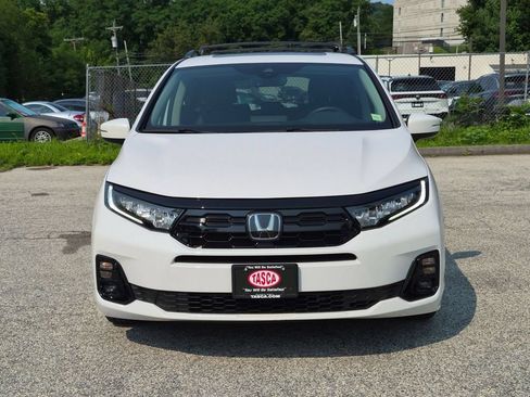 Used 2025 Honda Odyssey Elite image 11