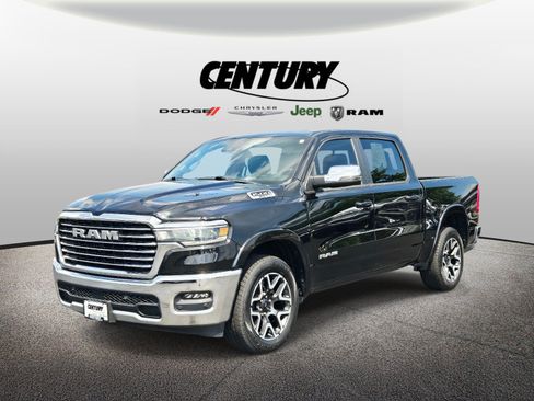 Used 2025 RAM 1500 Laramie AWD/4WD image 8
