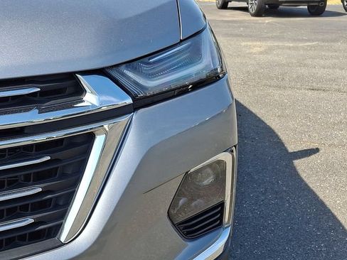 Used 2023 Chevrolet Traverse LT AWD/4WD image 9