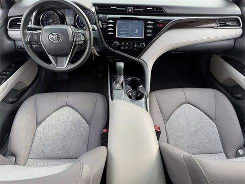 Used 2019 Toyota Camry LE image 10