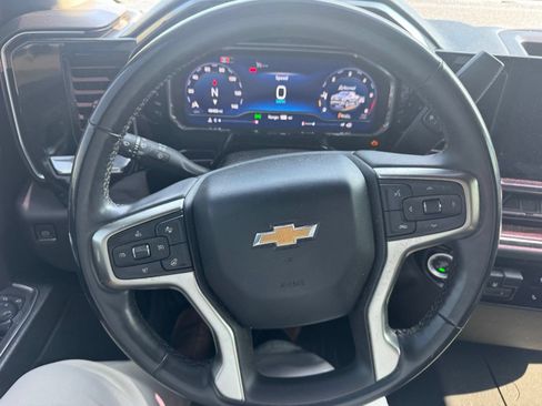 Used 2024 Chevrolet Silverado 1500 LT w/ Z71 Off-Road Package AWD/4WD image 15