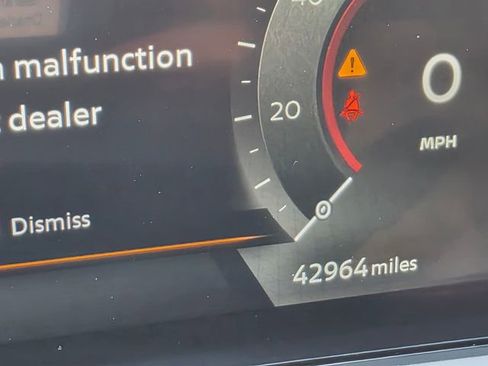 Used 2023 Nissan Ariya FWD image 16