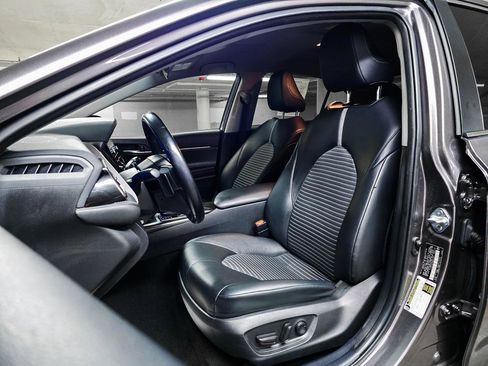 Used 2021 Toyota Camry SE image 18