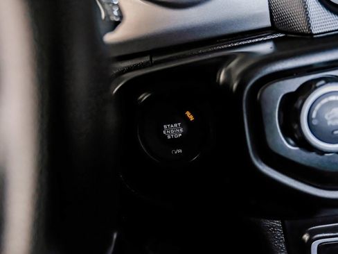 Used 2019 Jeep Wrangler Sport AWD/4WD image 16