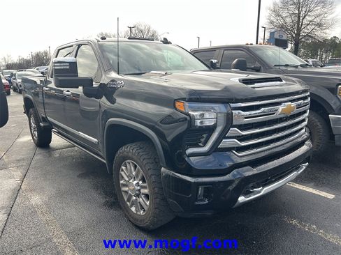 Used 2024 Chevrolet Silverado 2500 High Country w/ High Country Premium Package image 4