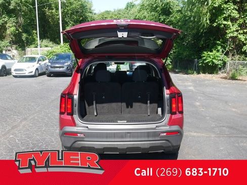 Used 2022 Kia Sorento LX AWD/4WD image 14