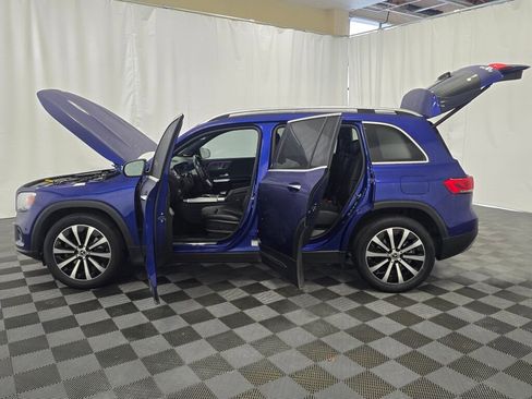 Used 2021 Mercedes-Benz GLB 250 4MATIC w/ Premium Package image 12