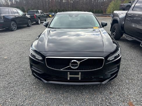 Used 2018 Volvo S90 T5 Momentum w/ Convenience Package image 2