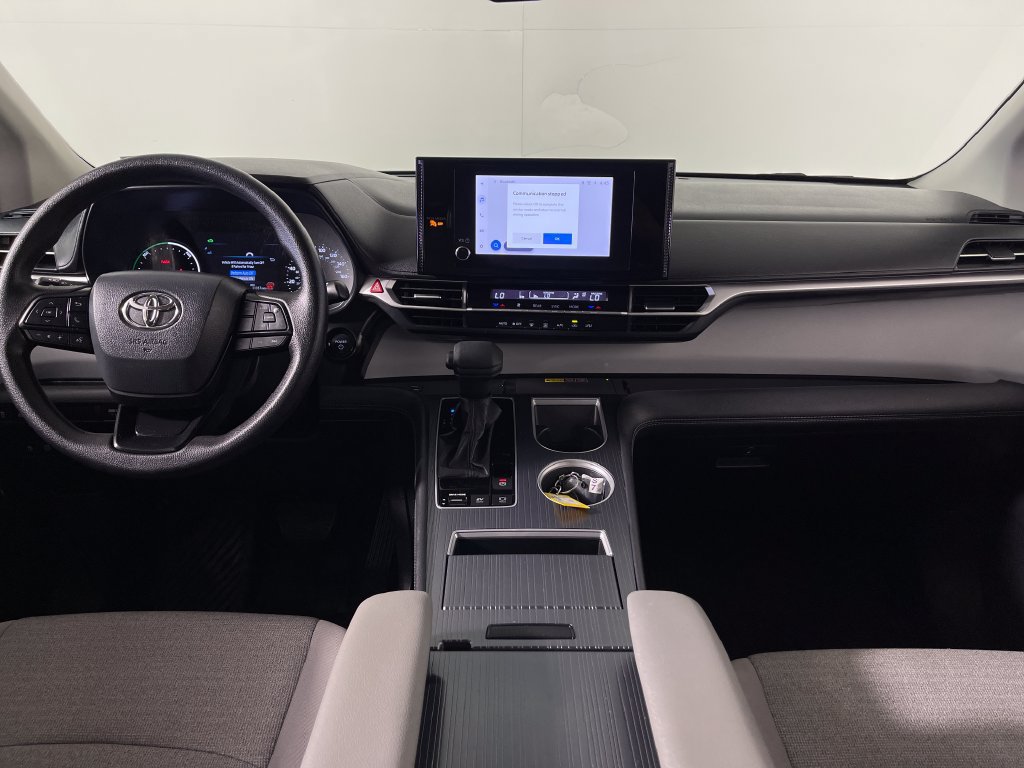 Certified 2026 Toyota Sienna LE FWD image 14