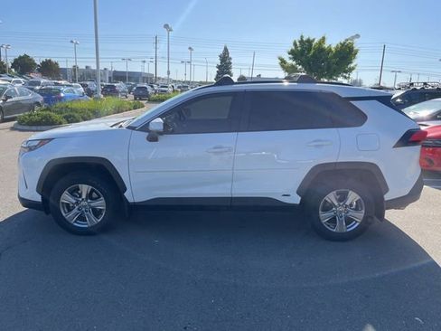 Used 2023 Toyota RAV4 LE AWD/4WD image 8