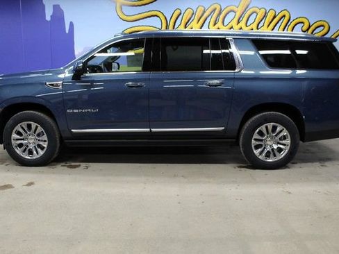 New 2026 GMC Yukon XL Denali w/ Sun & Power Step Package AWD/4WD image 8